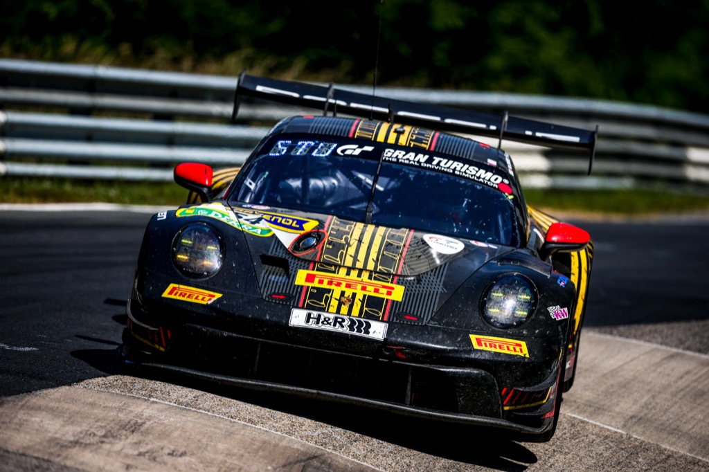 Dansk toppræstation på Nürburgring: Bastian Buus på podiet i 24-timersløbet
(Foto: Dinamic GT)